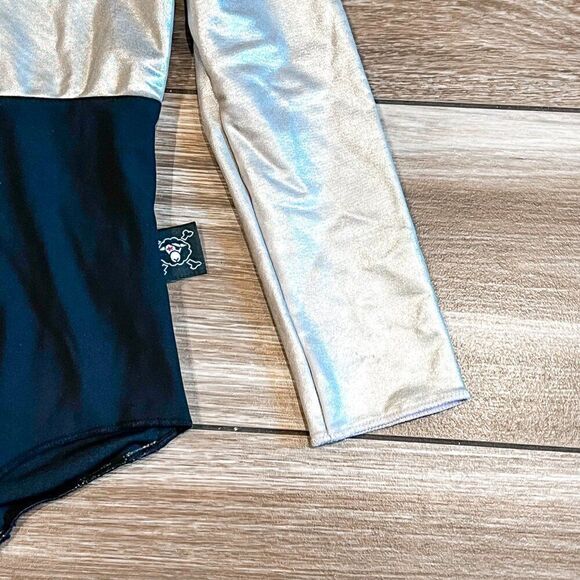 nununu Long Sleeved Metallic Silver and Black Swimsuit Size 3-4Y - Picture 2 of 5